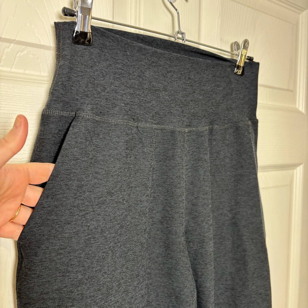 Beyond Yoga Joggers Pants Womens Small Black Commuter Pockets High Rise Gym NWT - Picture 5 of 10